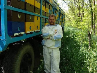 пчеловод Алексей Николаевич Дзизенко