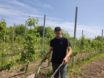 священник садовод