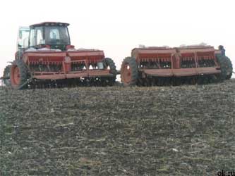 сельхозтехника в поле